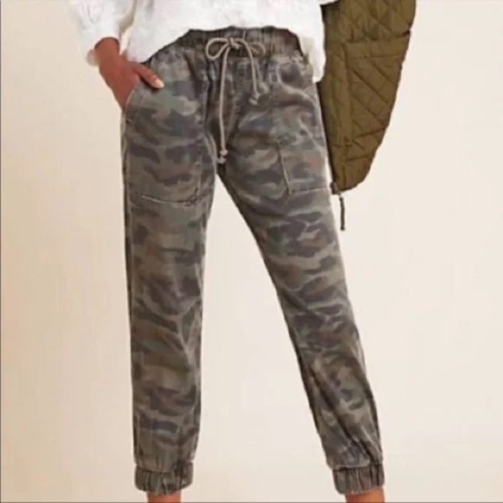 Anthro Cloth & Stone Camo Joggers, Size Medium